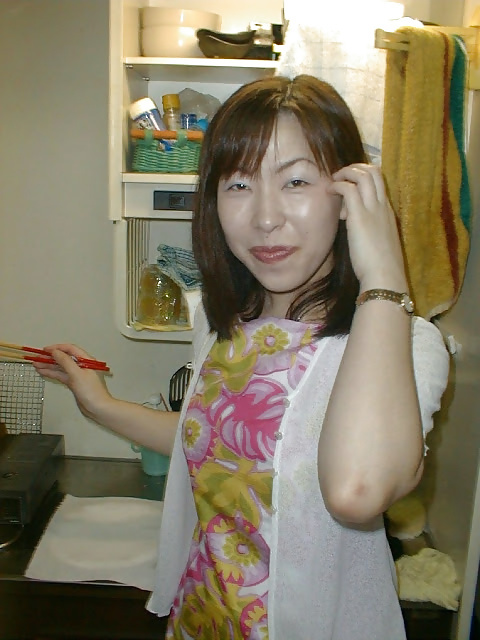 Beautiful japanese mature woman 2 - Iyoda Etsu