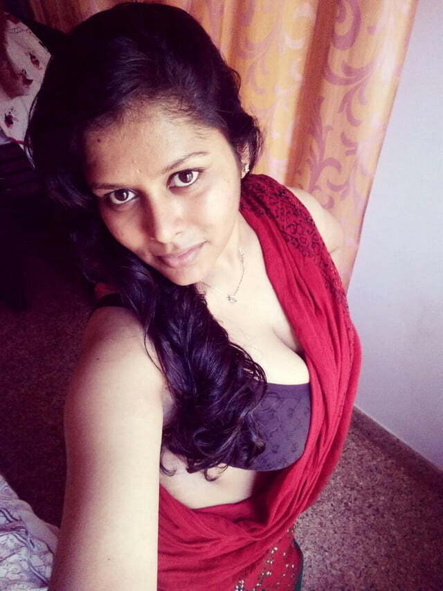 indian big boob doctor nudes leaked from her phone